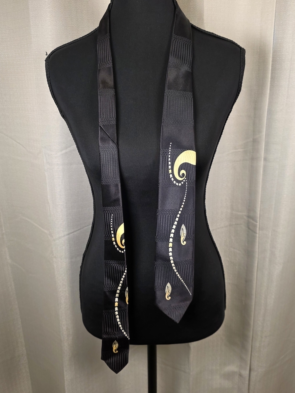 Regal Black Gold Slim Tie 2.5” Abstract Skinny Tie